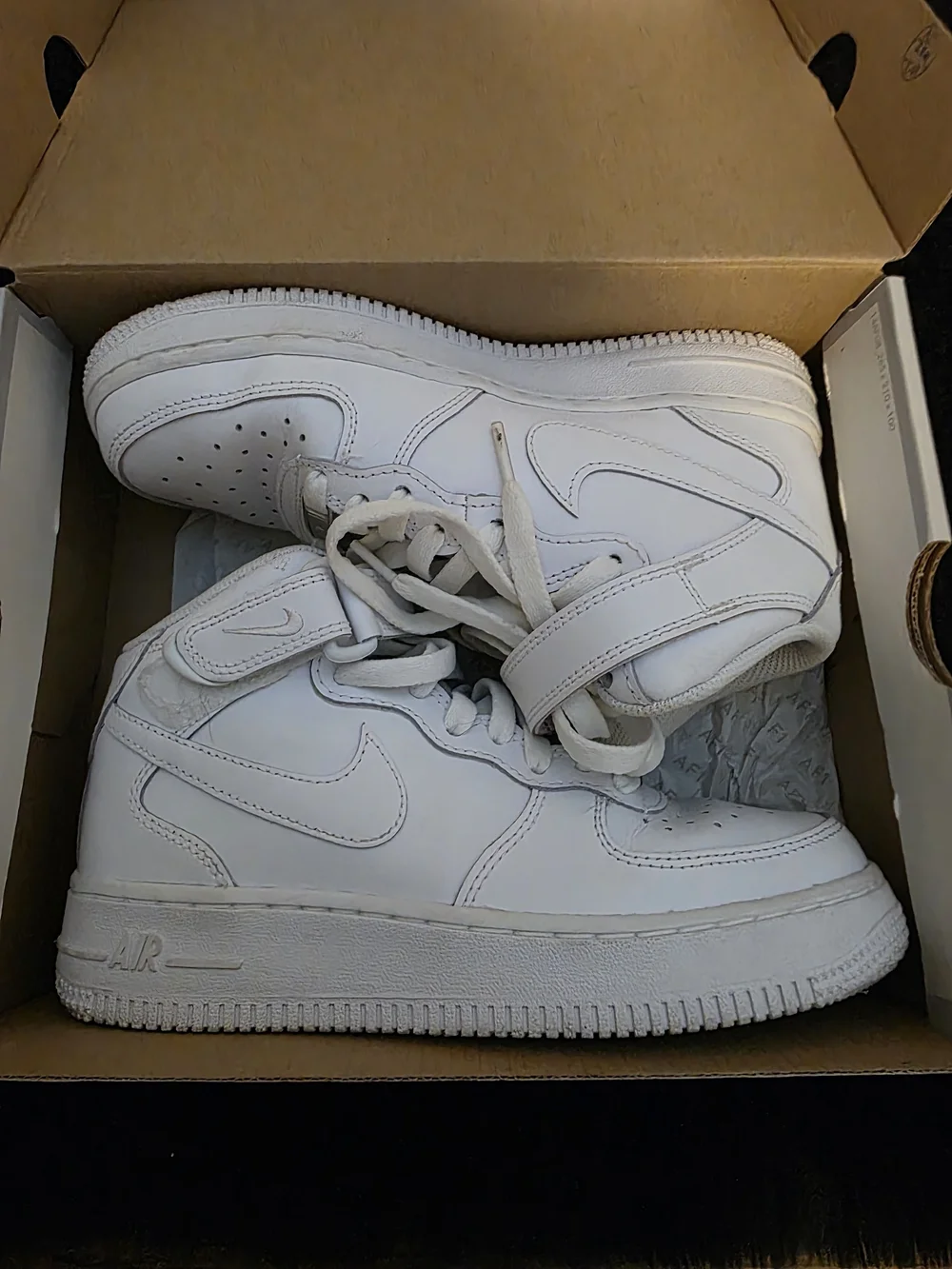 Nike Air Force 1 Mid White Unisex Kids US 4 Mid Top Leather Strap Sneaker
